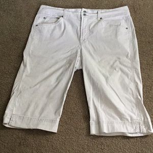 Bandolino Beige colored capris